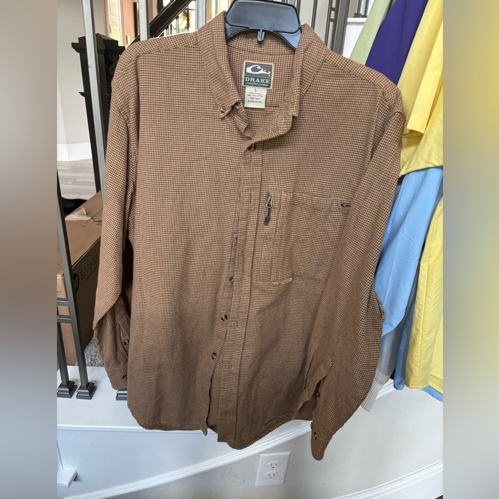 Brand New, never washed or worn. Drake Dress shirt Brown, warm